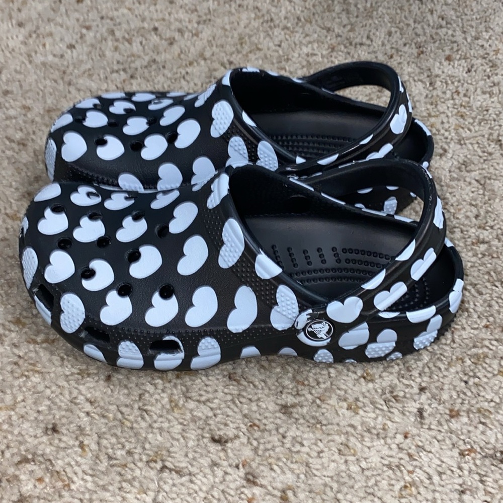 Crocs Classic Heart Print Clogs